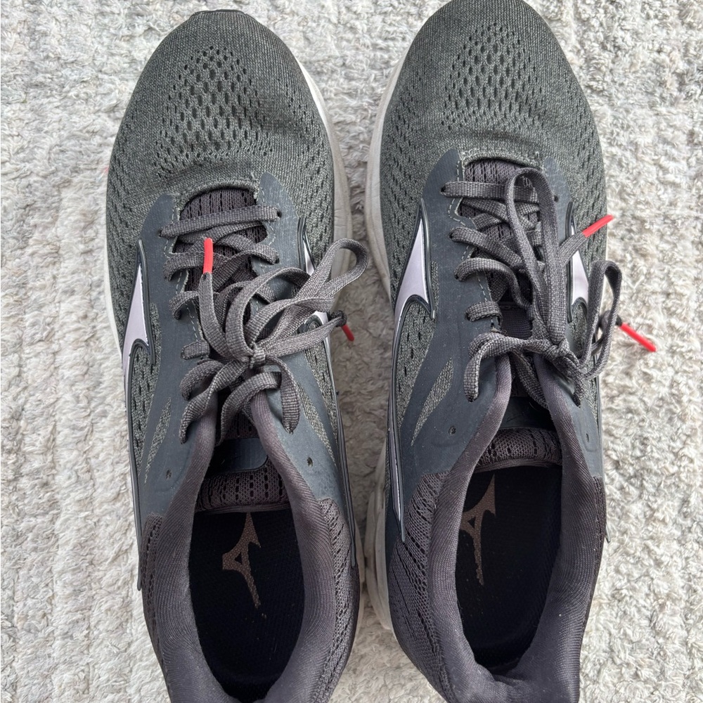 Mizuno Green Running Shoes